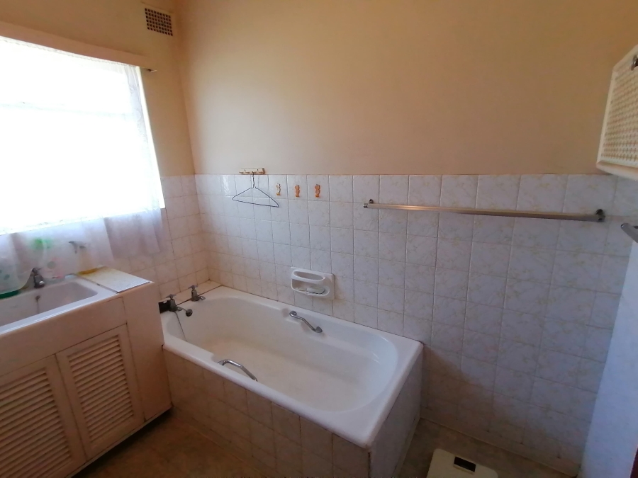 4 Bedroom Property for Sale in Stellenberg Western Cape